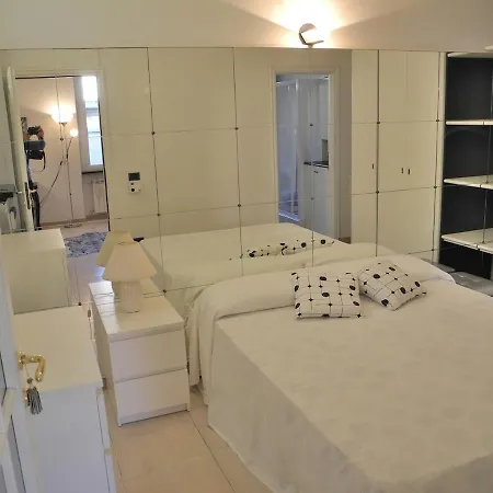 Bilocale Luminoso In Centro A Due Passi Dal Mare *