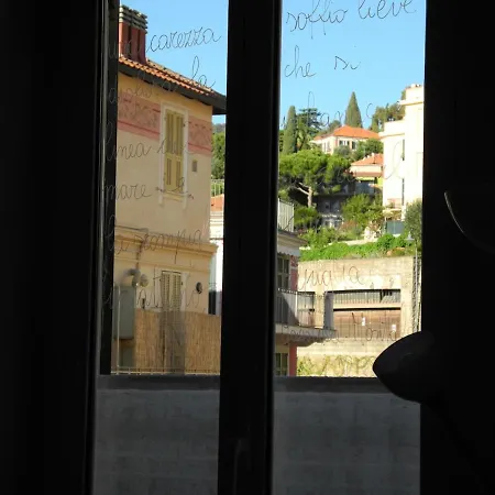 Bilocale Luminoso In Centro A Due Passi Dal Mare Apartmán Alassio